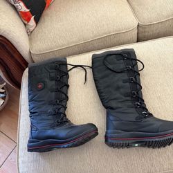 WOMANS COUGAR CANADA CANUCK WATERPROOF BOOTS