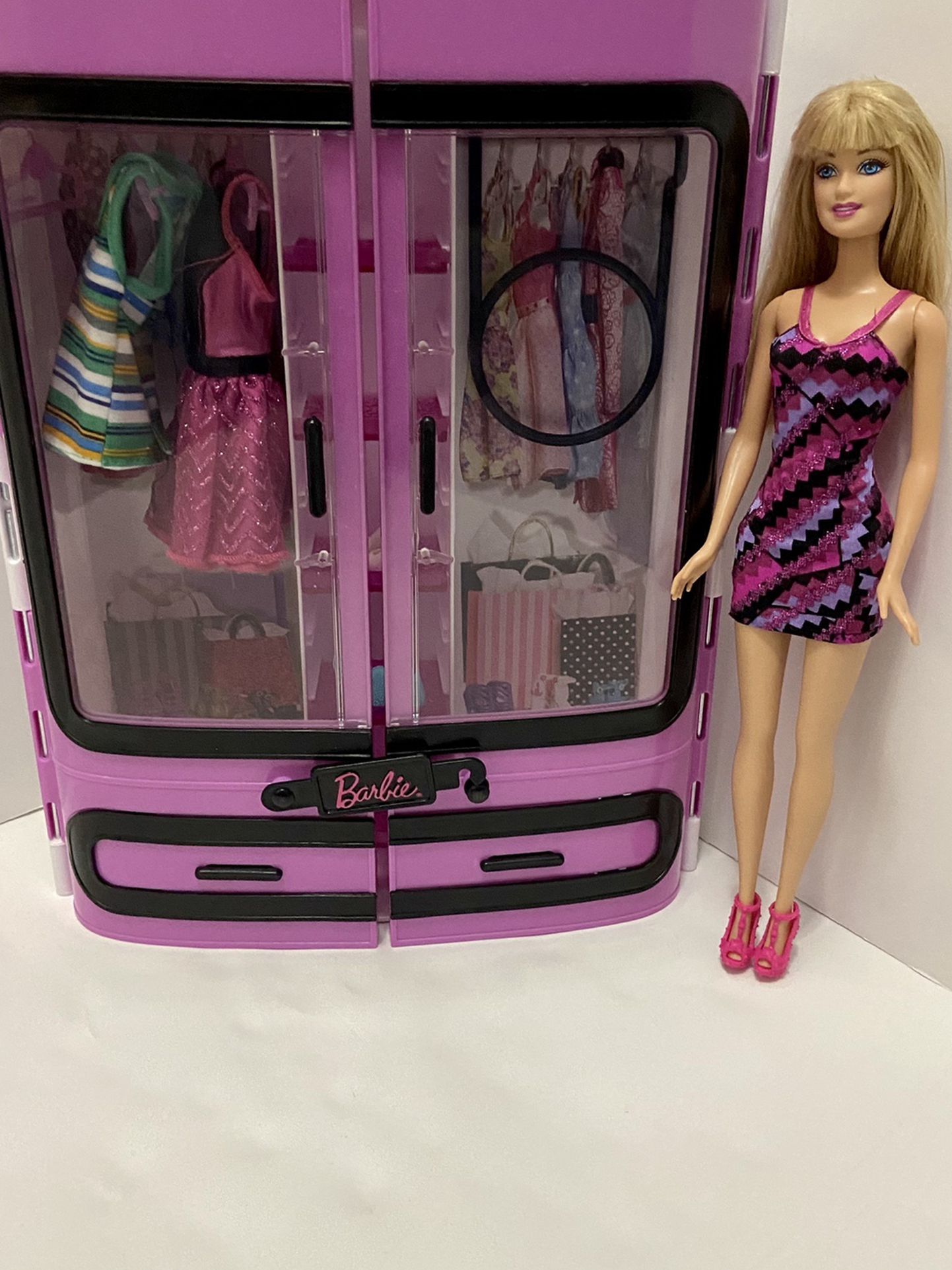 Barbie Pink Closet With Doll And Clothes