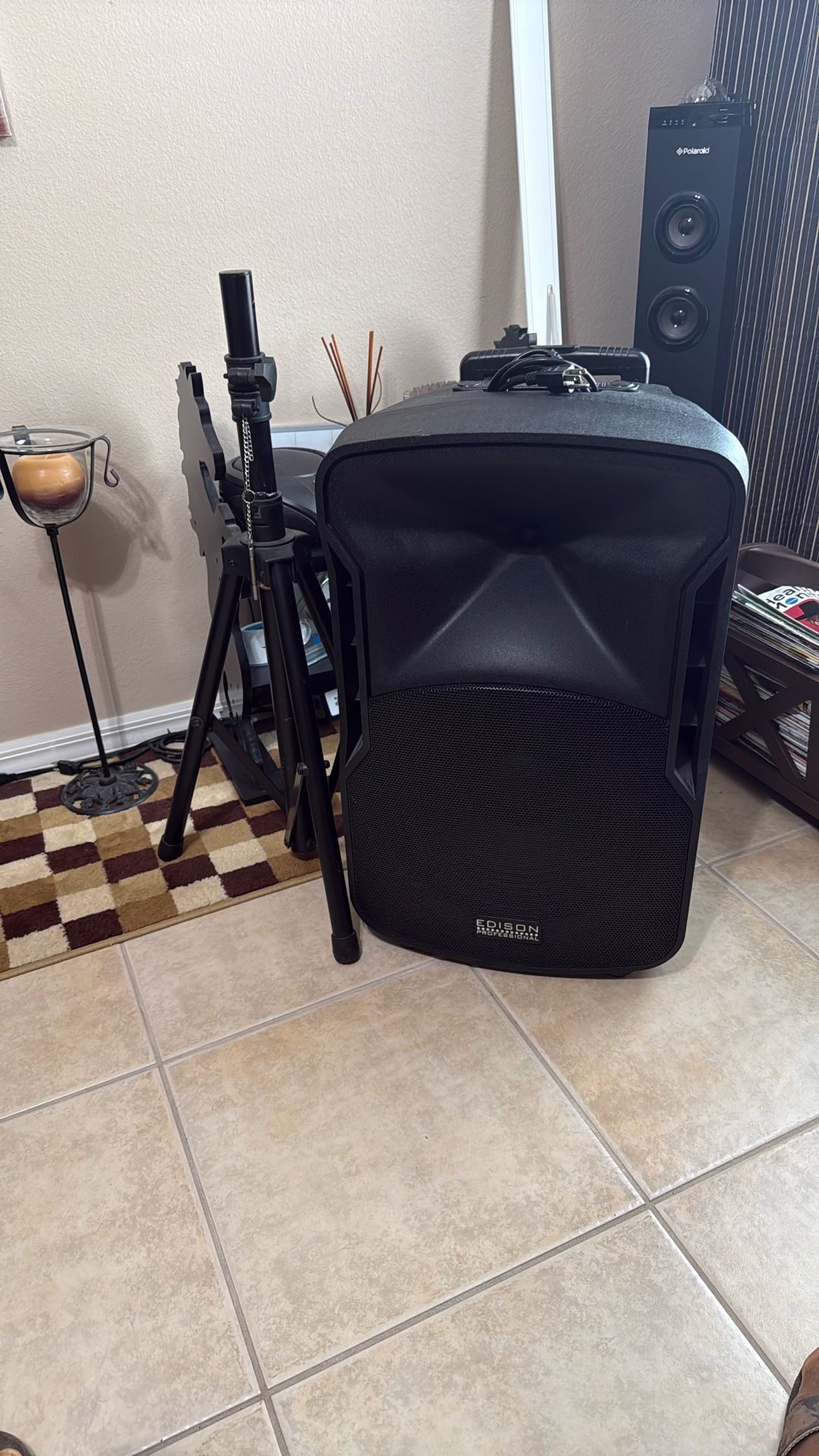 Speaker Bluetooth Of Pedestal