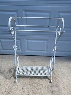 Decorative White Metal Towel/Quilt Stand