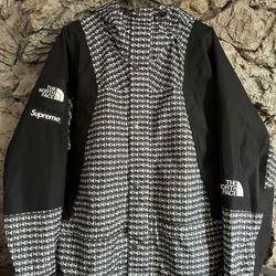 Supreme The North Face Studded Mountain Light Jacket