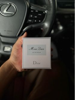 MISS DIOR