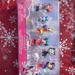 Disney Junior Minnie 7 Piece Collectible Figure Set 