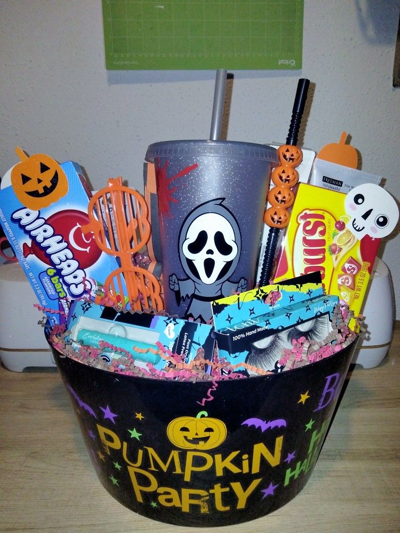 Halloween Gift Basket 🎃