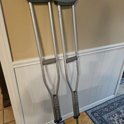 Crutches 