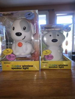 🆕️ BLUETOOTH SPEAKER WOTH MULTI COLOR LIGHT UP.  SOFT FEELING SKIN.CHOICE OF RACOON OR DOG. 