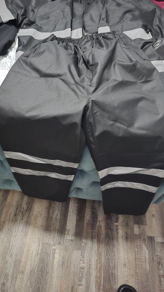 Men's Reflector Rain Suit - Black W/Silver Color - Brand New