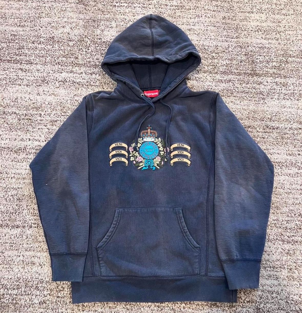 Supreme Hoodie Medium 65$