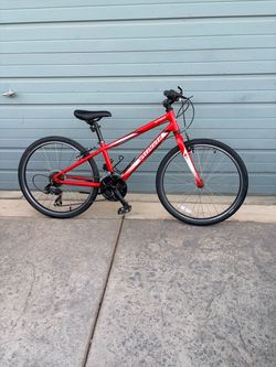 SPECIALIZED HOTROCK YOUTH BIKE 24” Wheels