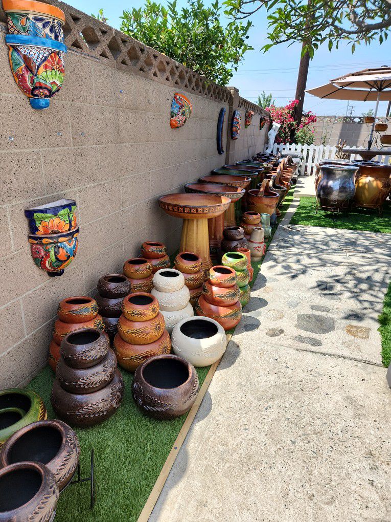 Cazuela De Barro Y Base De Barro Para Calentar Traditional clay ollas, each  with a burner stand for Sale in Chula Vista, CA - OfferUp