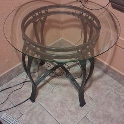 Round Teable