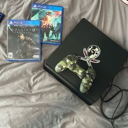 PS4 Slim Good Condition Comes With 2 Games And a Controller 