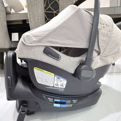 Nuna Pottery Barn Kids Car seat and Base 