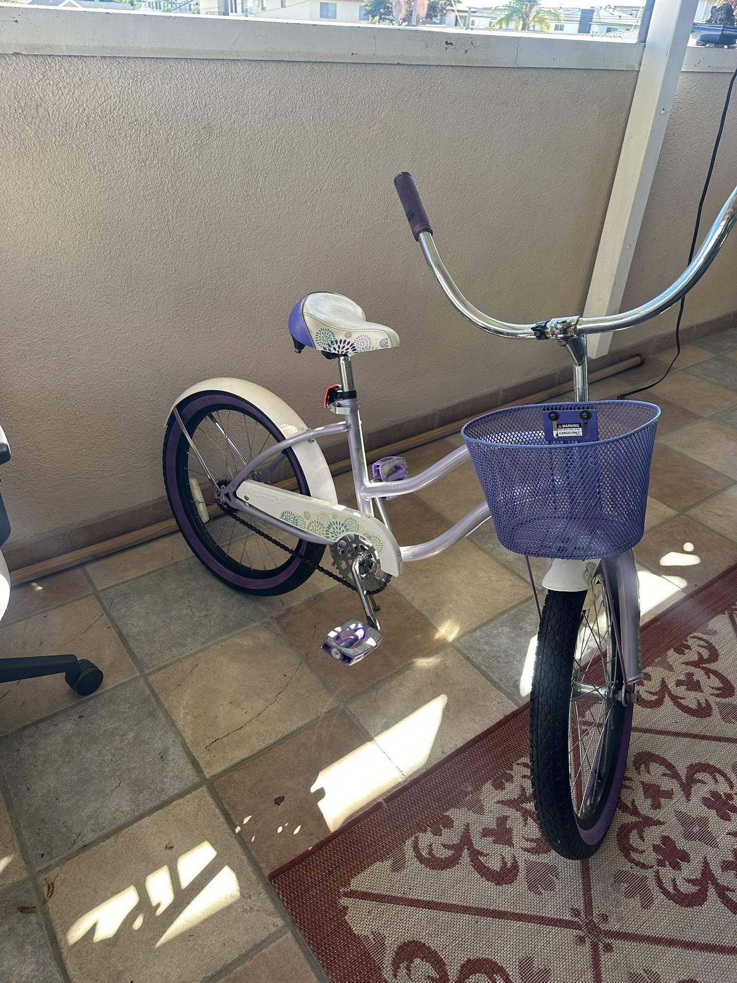🌸 Girls’ 20-Inch Cruiser Bike – Excellent Condition! 🌸