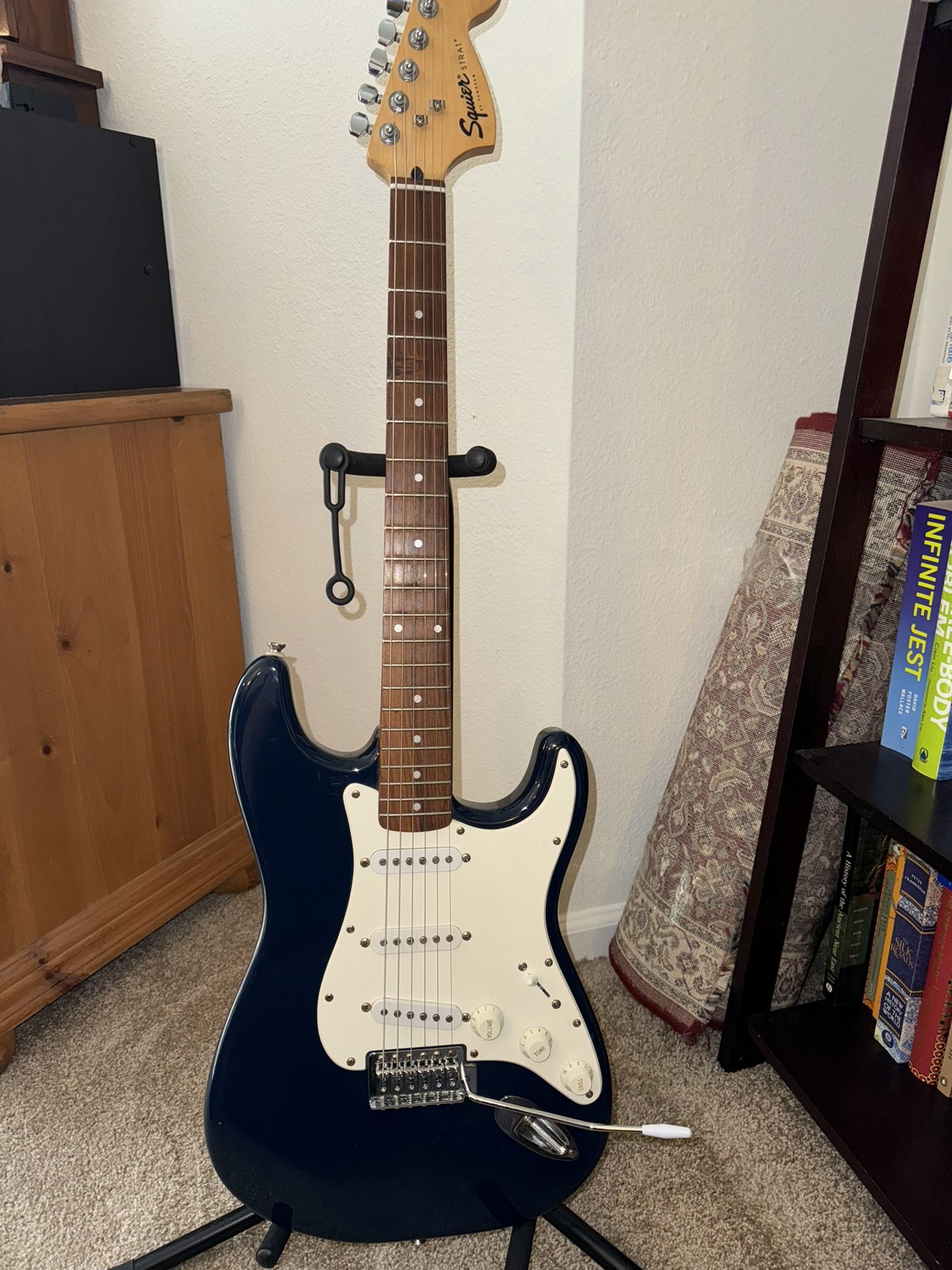 Excellent Condition 20th Anniversary Squier Stratocaster - Blue