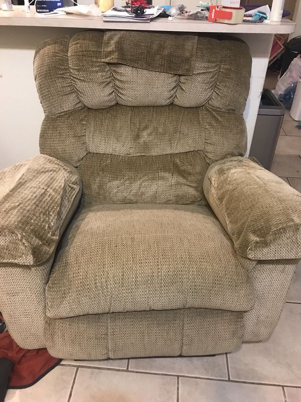Lazy Boy Luxury Fit Recliner for Sale in Peoria, AZ - OfferUp