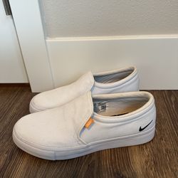 Women’s Nike slip on shoes