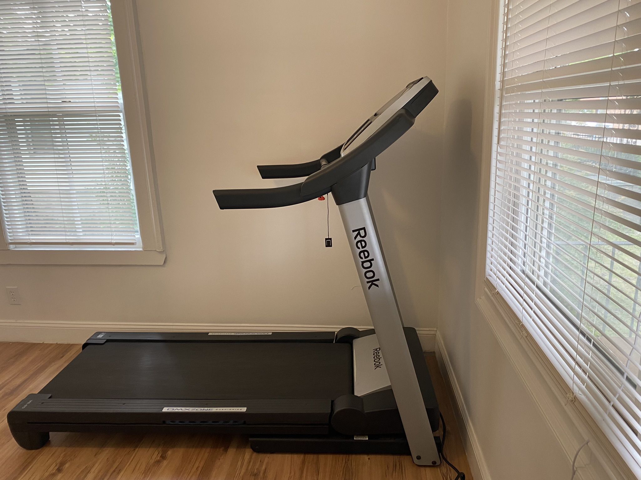 Reebok v8 90 treadmill hotsell