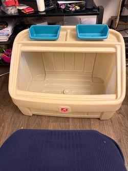Step2 Kids toy box and 2 art supplies or storage bins