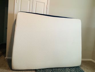 Queen Firm hybrid mattress and box spring for sale
