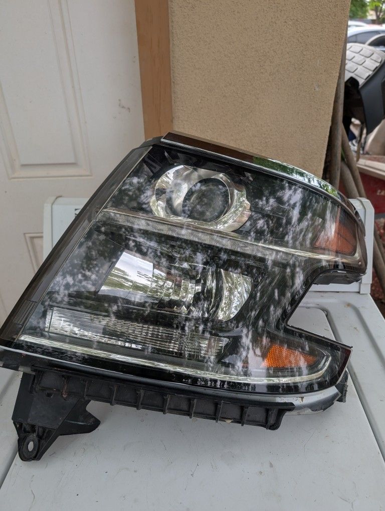  2015 - 2020 Chevy Tahoe/Suburban Halogen w/ LED Headlight (Left/Driver) OEM