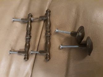 Two pair of knobs one for cabinets one for drawers vintage
