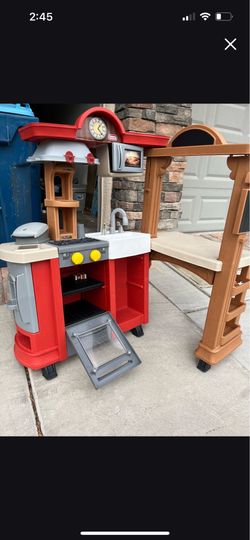 Little tikes kitchen