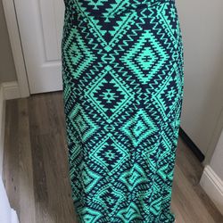 Women’s Maxi Skirt! (Size L)