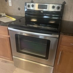 $50 - Whirlpool Electric Range