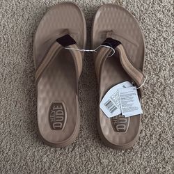 Hey Dude Men's Myers Flip TAN Size M15 *BRAND NEW*
