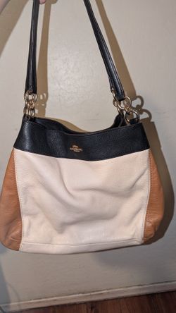 Coach F31992 Lexy Shoulder Bag