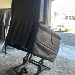 Power Lift Recliner 