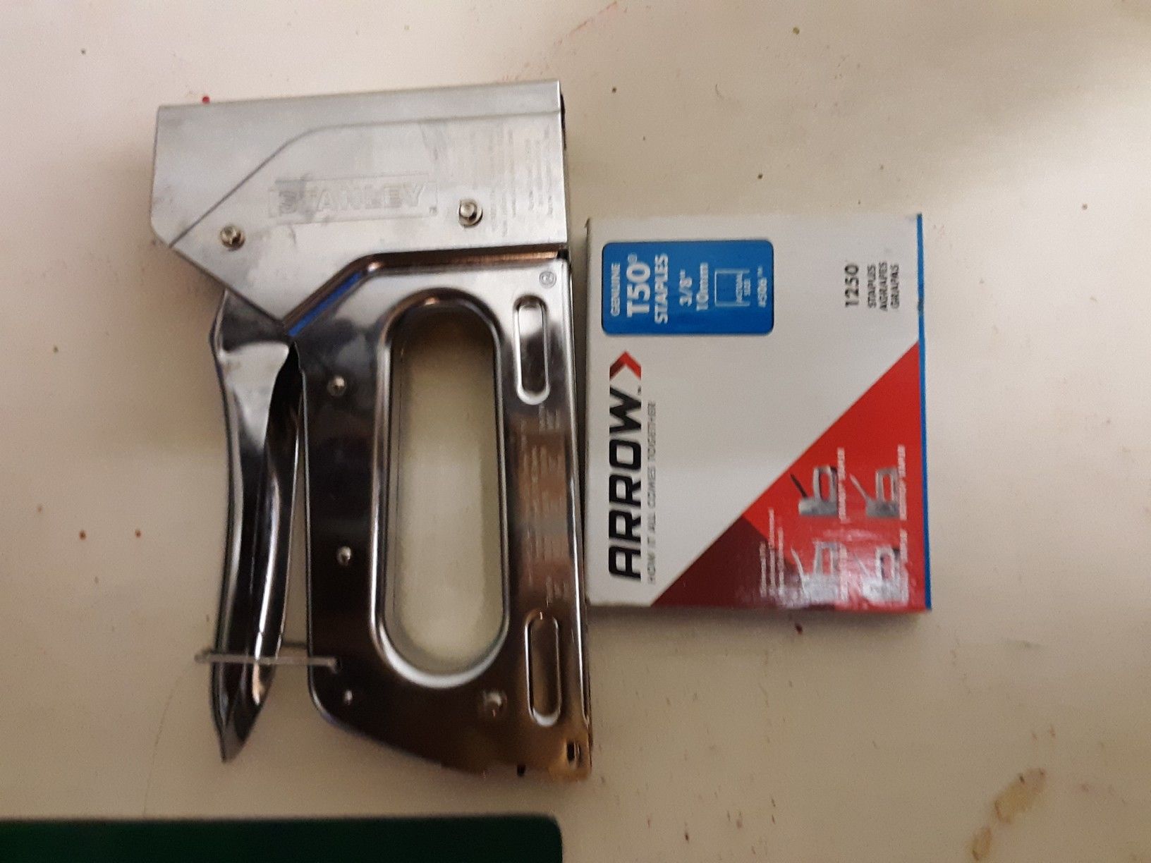 Stanley staplegun