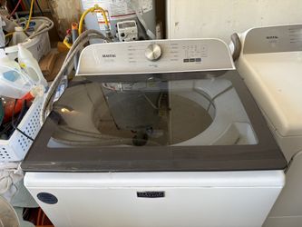 Maytag Washer / Electric Dryer Set