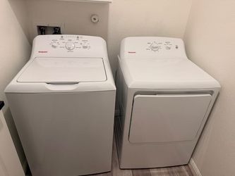 1-Year-Old Hotpoint (GE) Washer & Electric Dryer Set