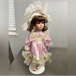Vintage-y porcelain doll