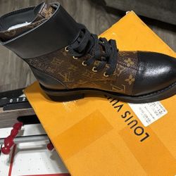 Louis Vuitton Boots Size 8