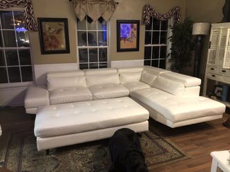 Like new couch no ottamon