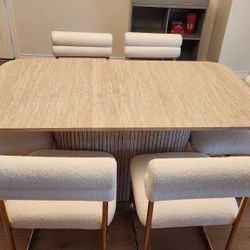 Dining Tab (oval Shape) With 6 Chairs 