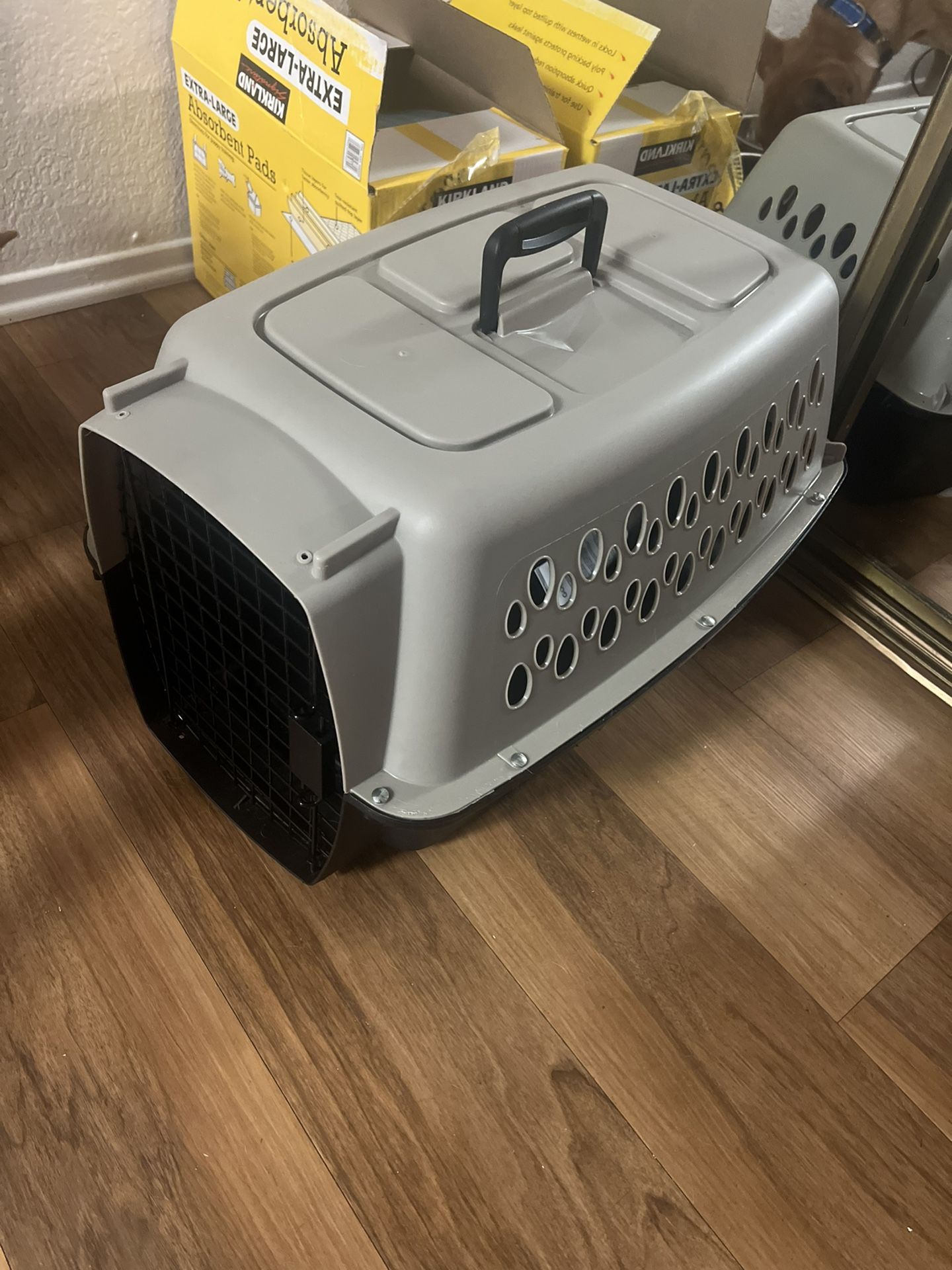 Cat/dog crate 