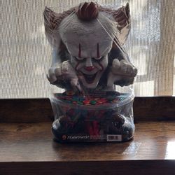 Pennywise candy bowl 