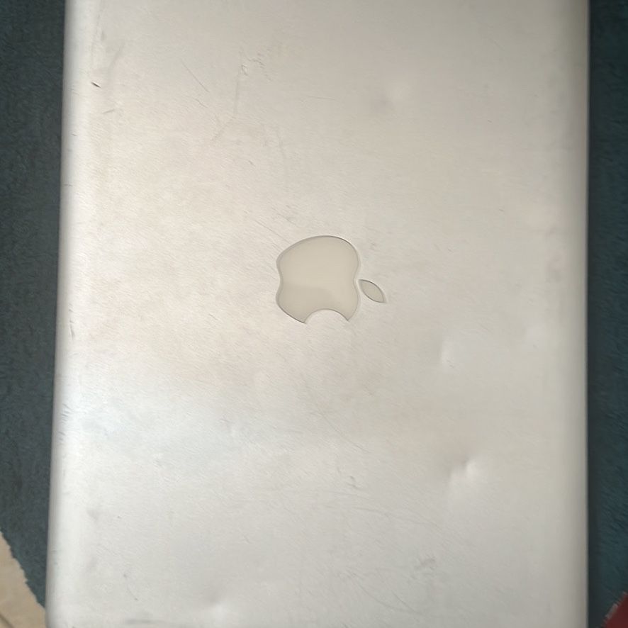 MacBook Pro 13” 2009 Model