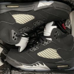 JORDAN RETRO 5 “BLACK METALLIC” SIZE 8