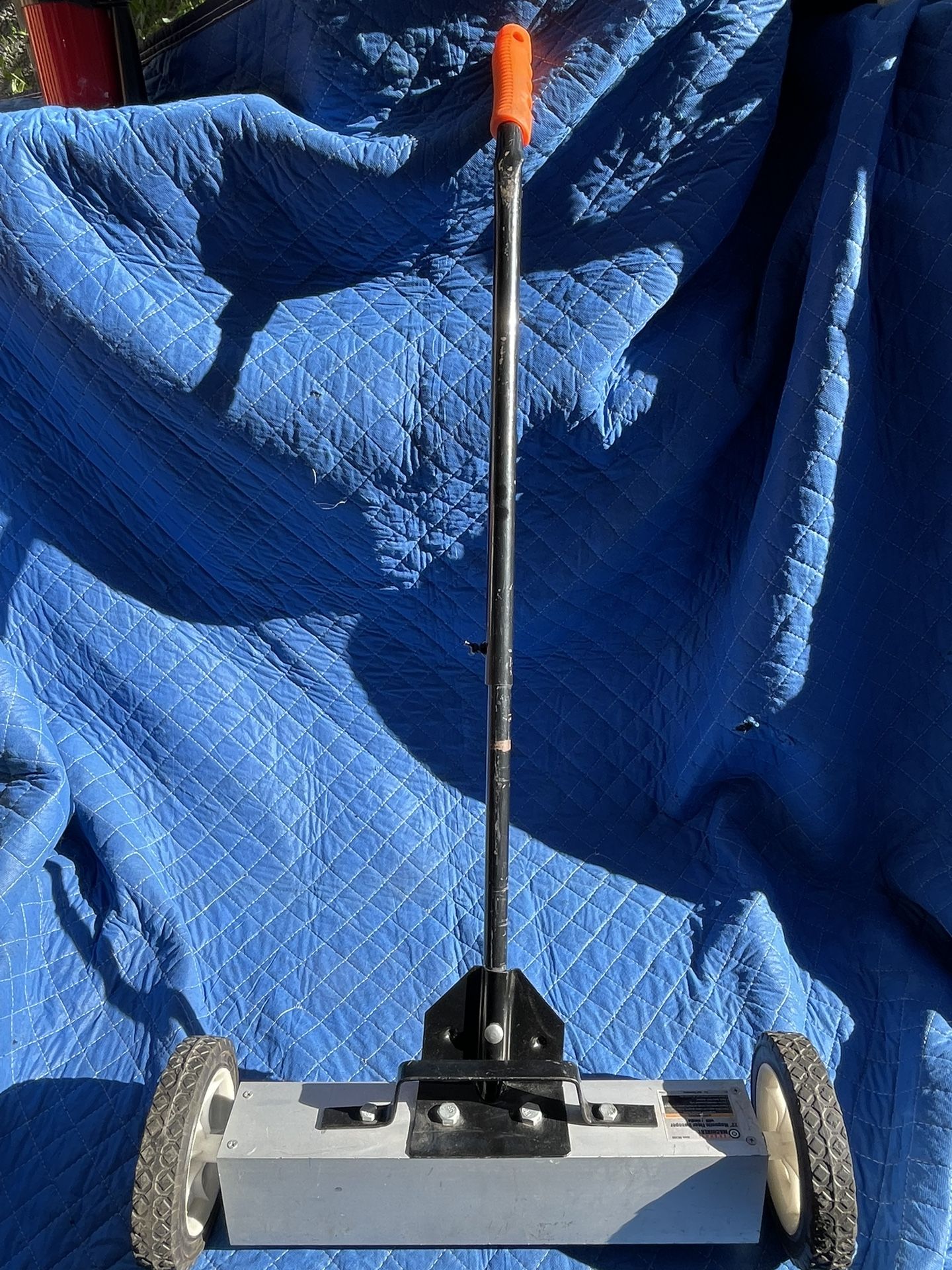 Magnetic Floor Sweeper