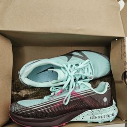 Nike Womens trail running  shoe