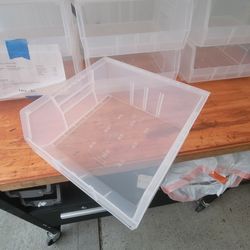 Platic storage bins