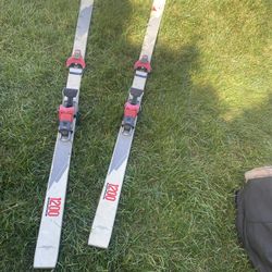 Mismatch Snow Skis