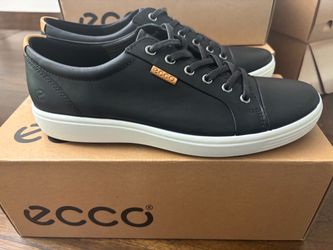 ECCO Black Leather Low-Top Sneakers