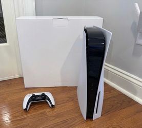 PS5 disc 2 month old like new