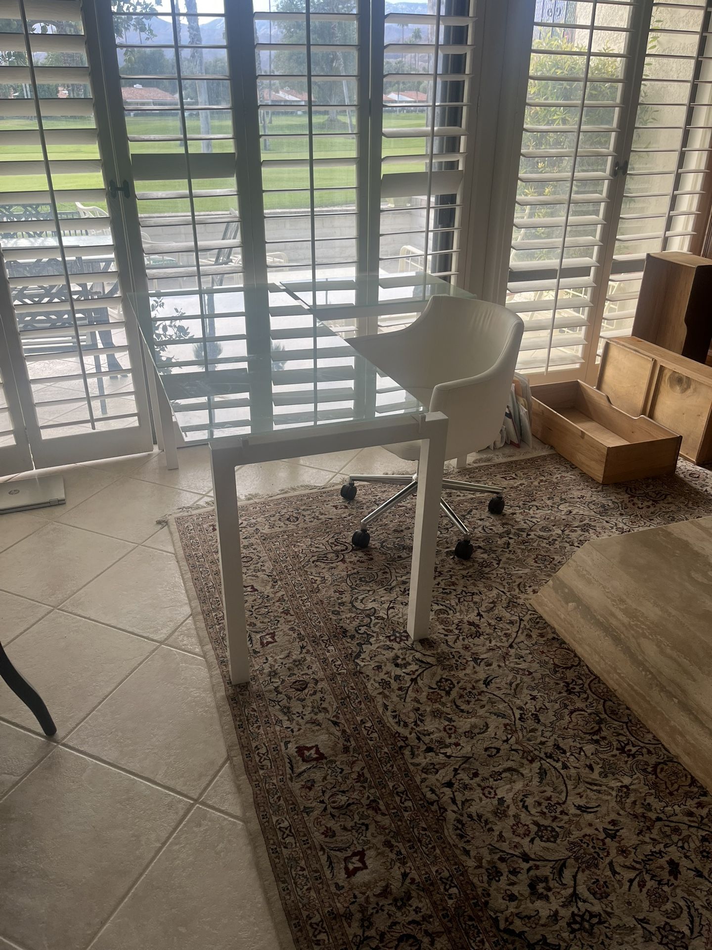 Signature Design by Ashley Baraga Contemporary Glass L-Shaped Home Office Desk, White